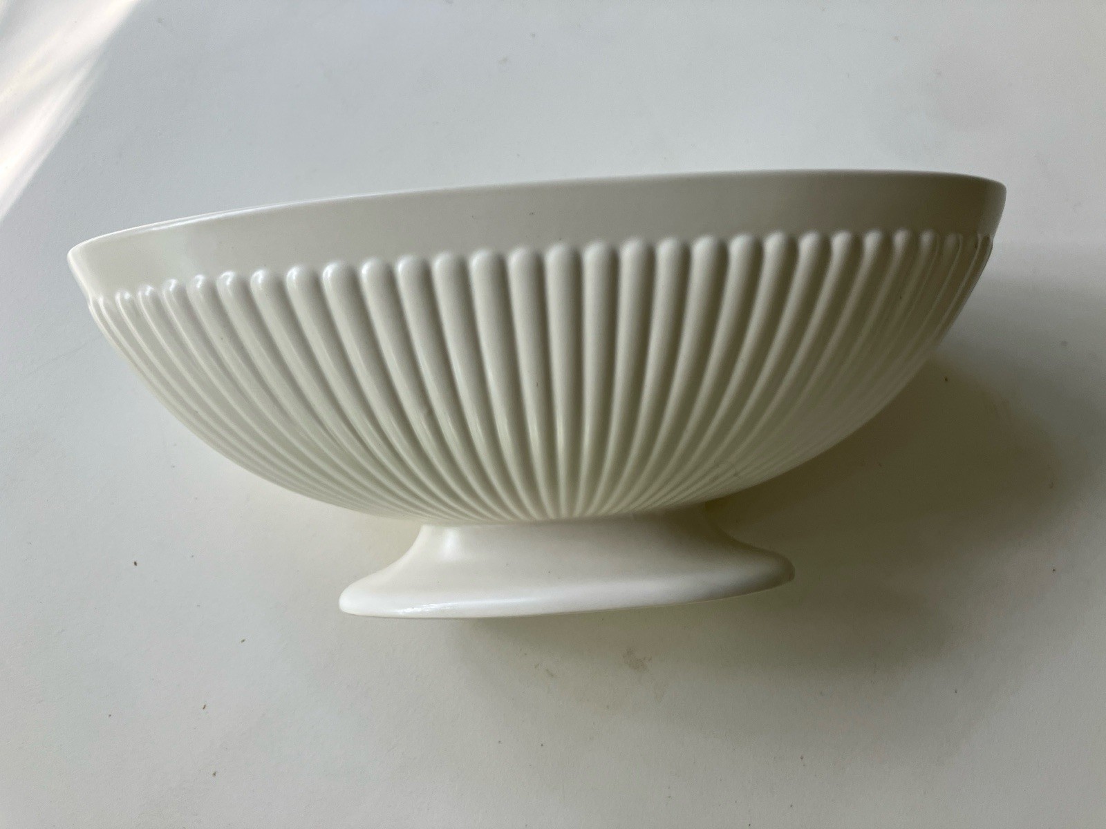 Wedgwood Etruria Barlaston Cream Ribbed Porcelain Oval Pedestal Vase Planter