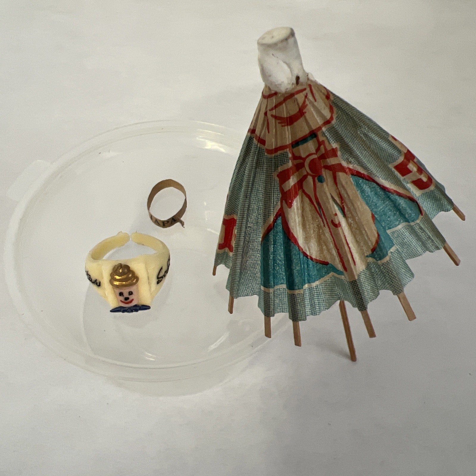 Vintage Mister Softee Ice Cream Advertisement Paper Umbrella And Ring Lot Japan