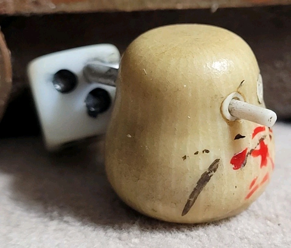 Vintage KOBE POP OUT EYES CREATURE WITH DICE charm prize jewelry