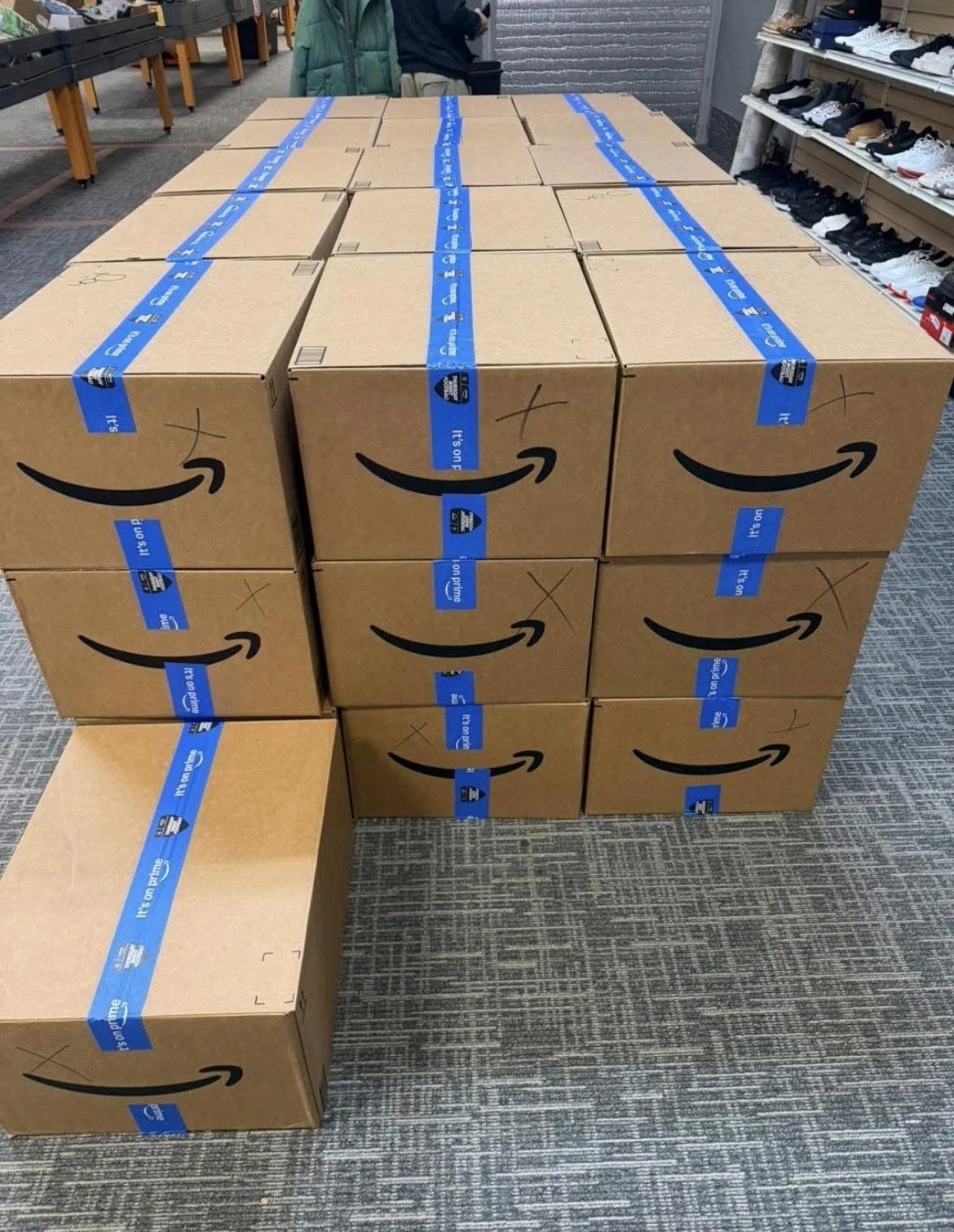 Amazon Electronics Mystery Box - Mixed Surprise Goods