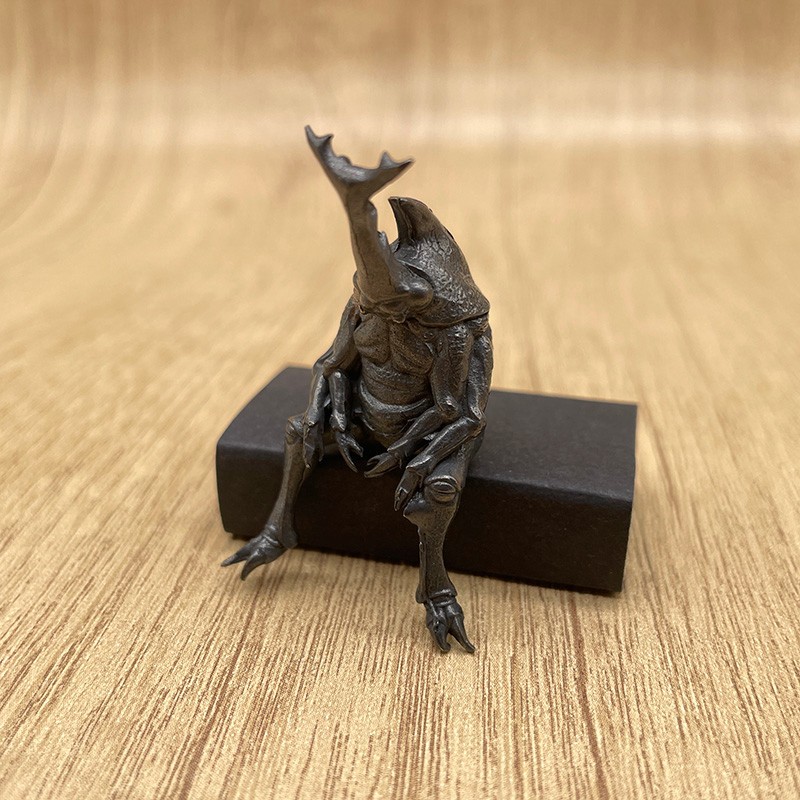 Vintage Brass Beetle Figurine Insect Statue Mini Desk Decor Sitting Edge Ornamen