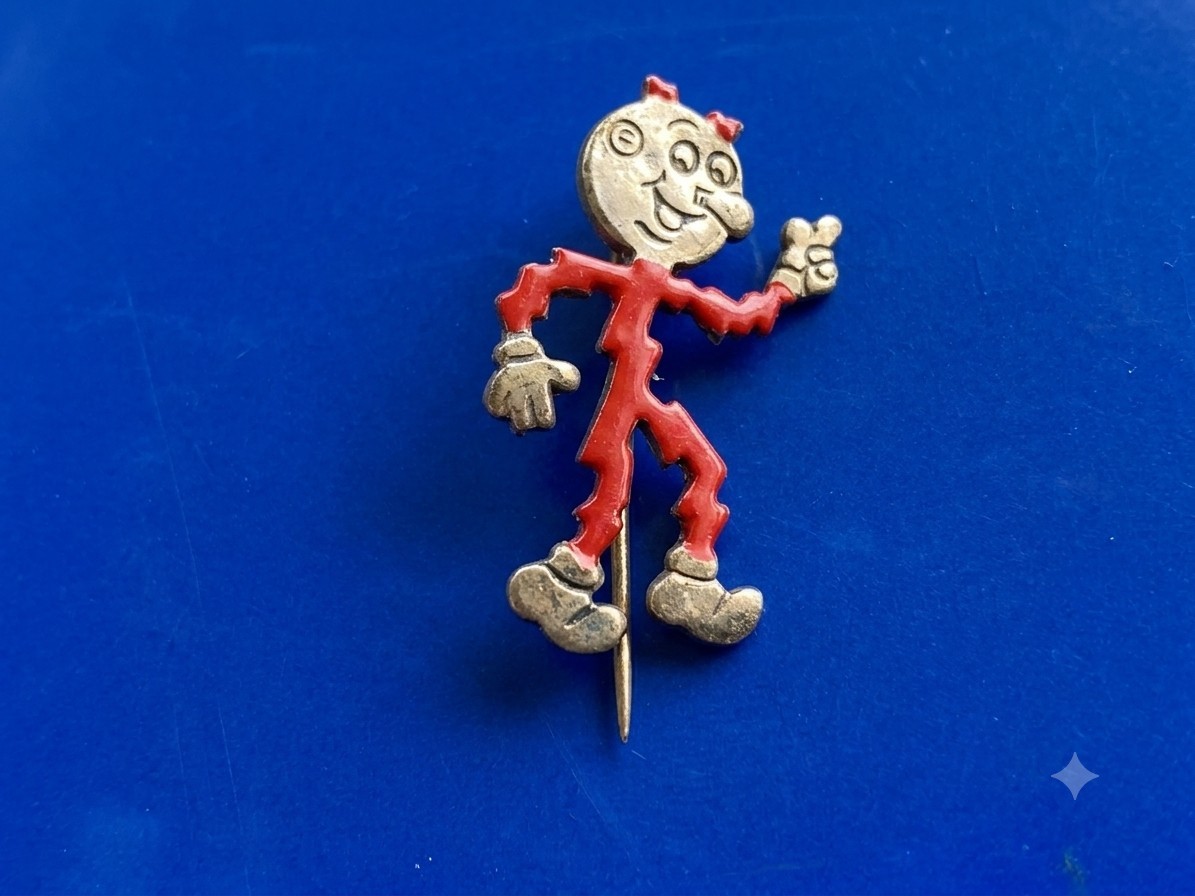Reddy Kilowatt  Pin Back  Vintage From The 50s & 60s Very Nice  FAST SHIP