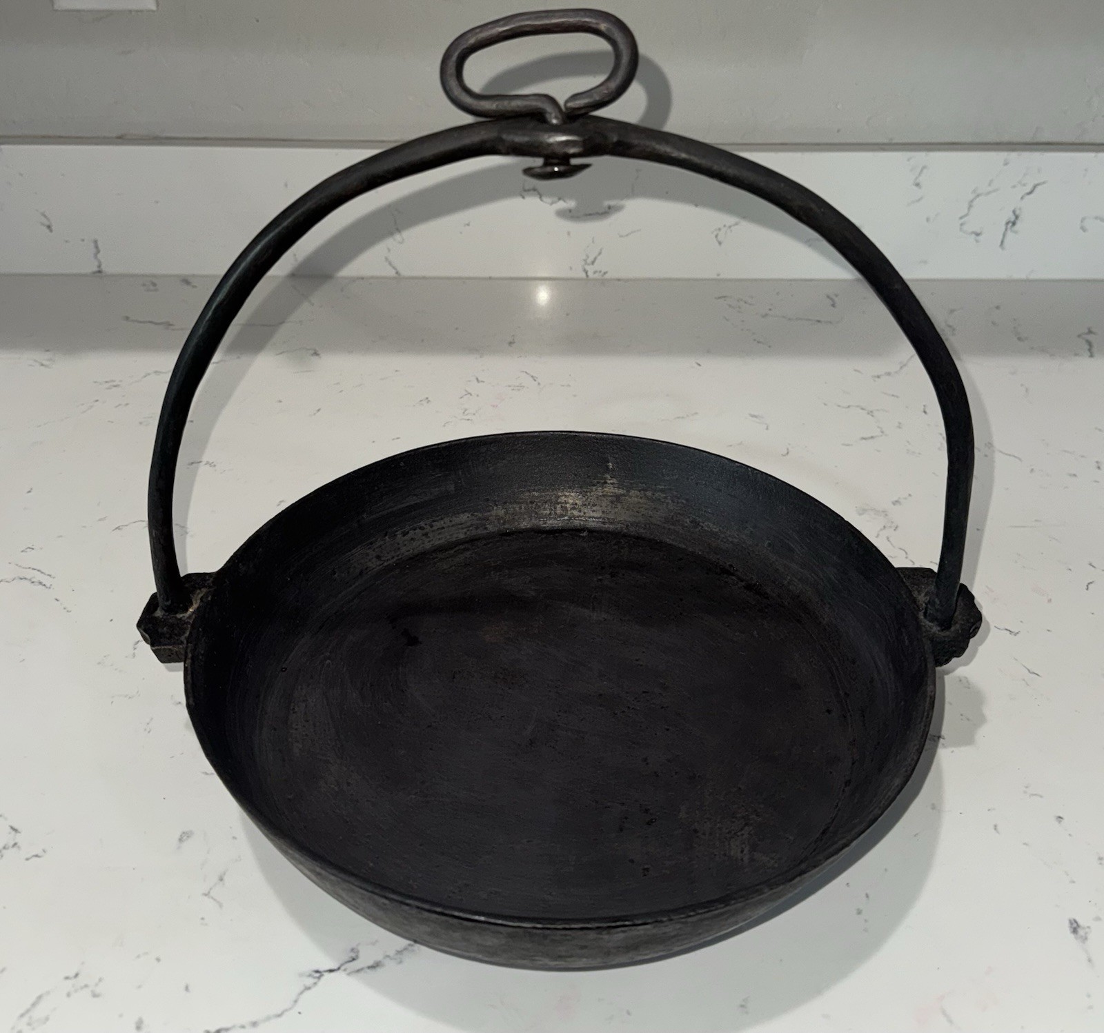 Antique 1800s Cast Iron Hanging Hearth Skillet Gate Mark 11 Inch Swivel Ring