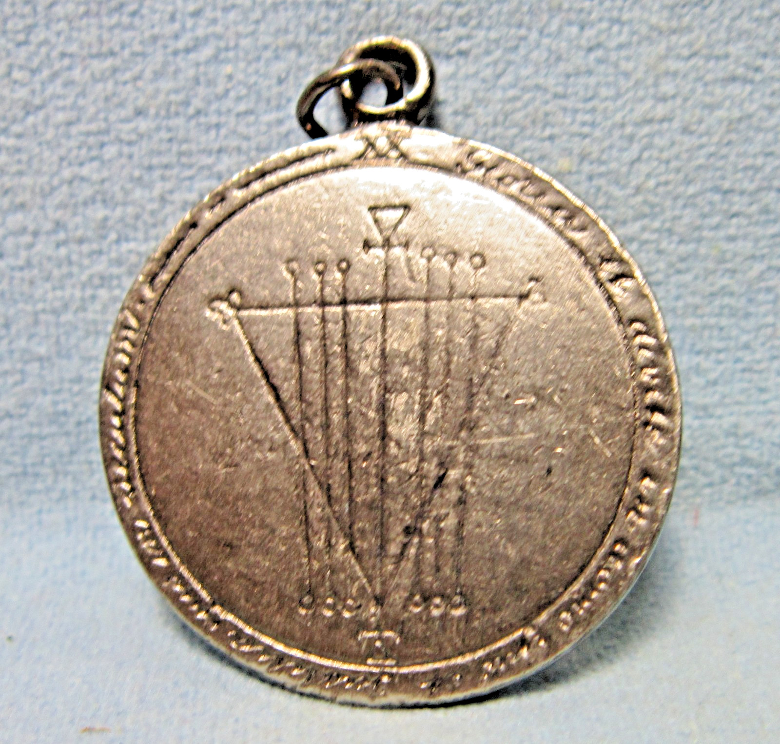 Alpha et Omega Talisman MEDALLION Fortune Luck CHARM or PENDANT ~ Silver Tone