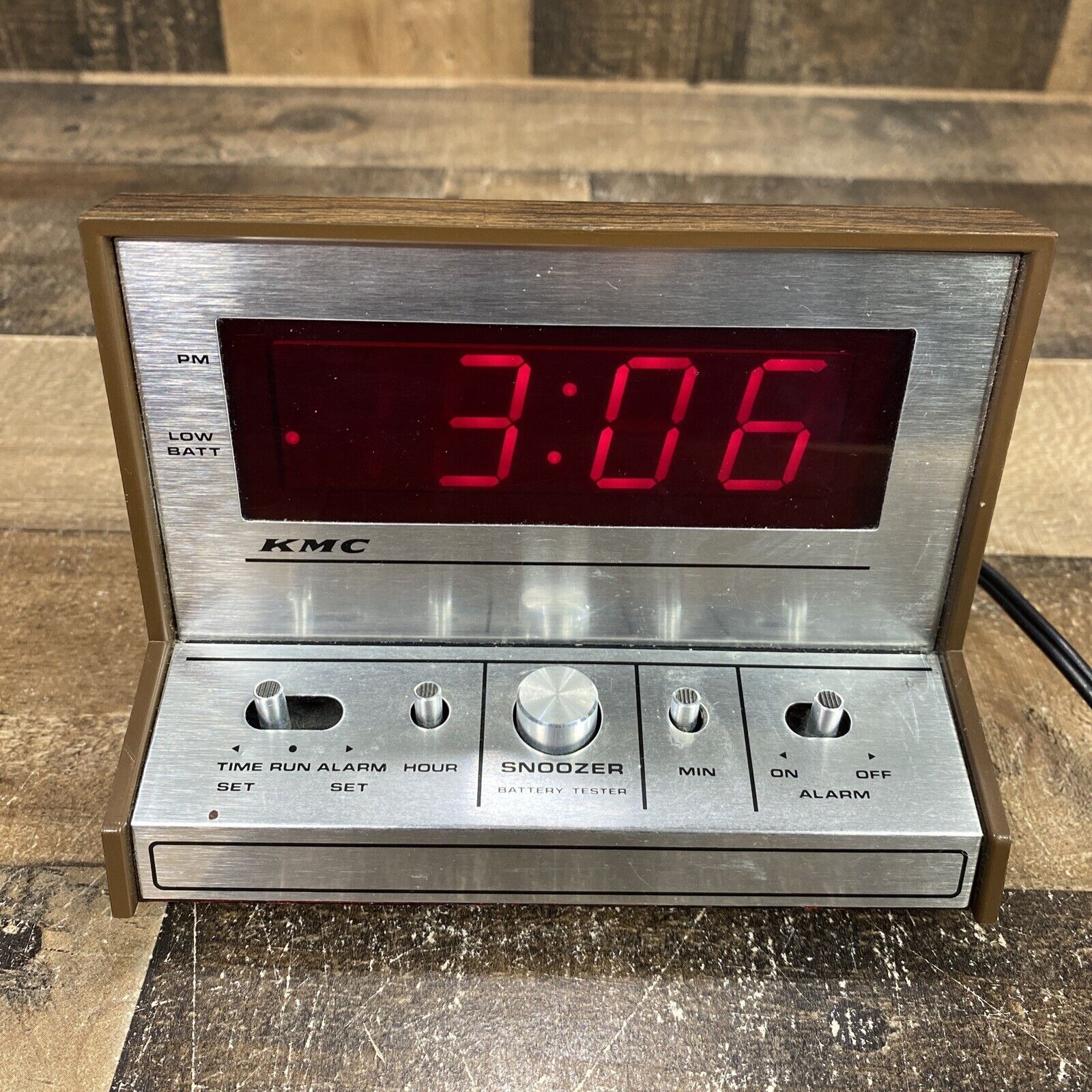 Vtg KMC MCM Wood Grain Desk Alarm Clock Retro Kmart Large Display Dual Electric