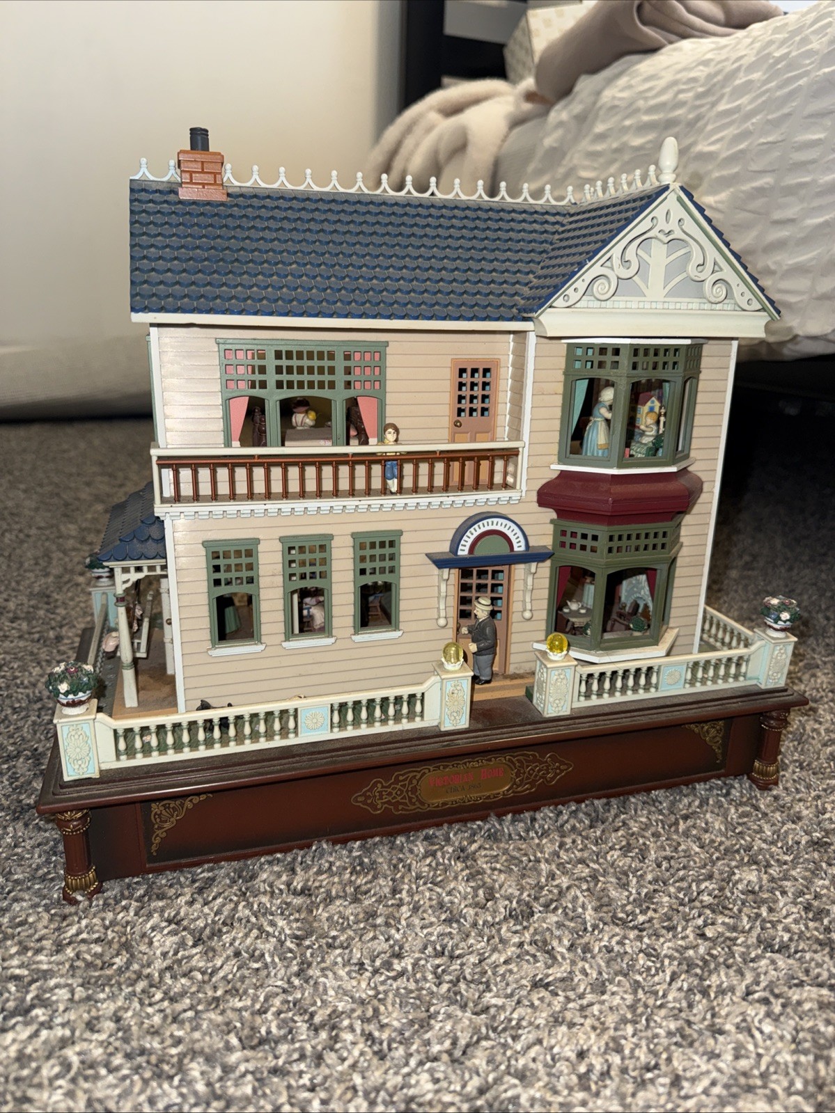 VTG 1991 Enesco Victorian Vignette Animated Action Musical Working Doll House
