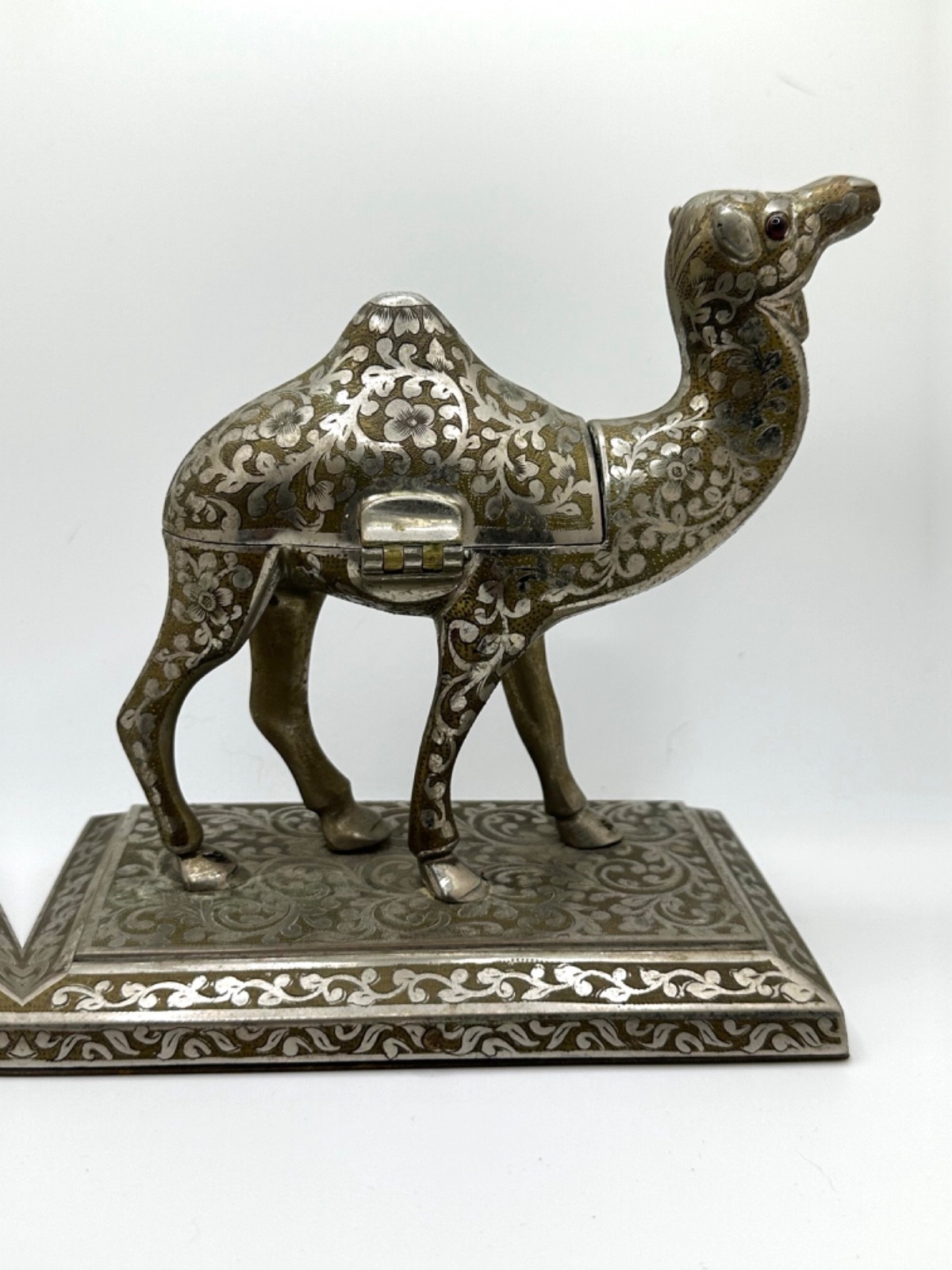 Vintage Thorens Camel Music Box by, Fred Zimbalist 