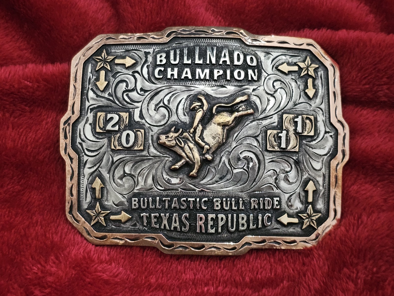 Bullnado Texas X~Treme Rodeo Champion☆2011☆BULL RIDING TROPHY BUCKLE☆RARE☆384