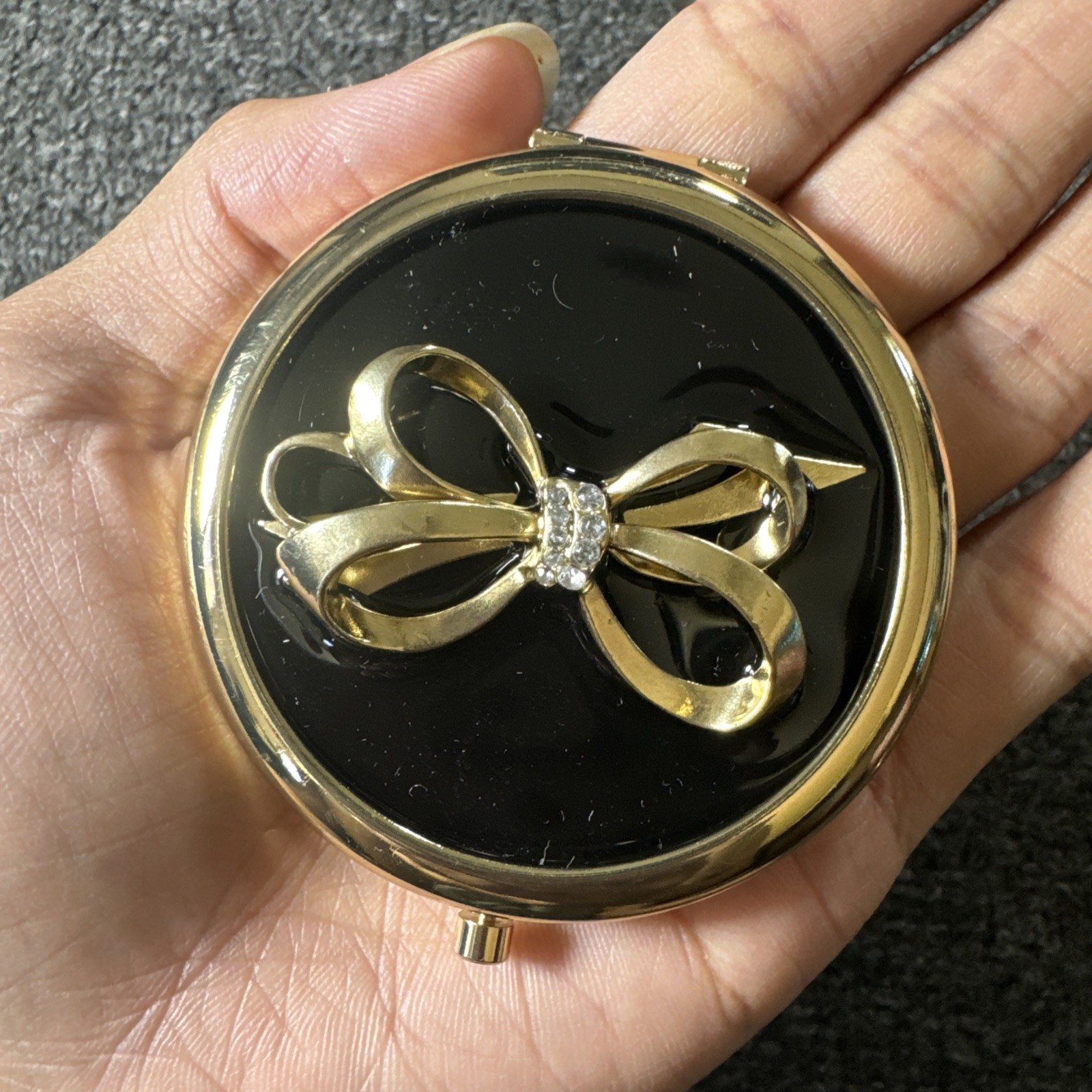 Vtg Avon Iconic Black&Gold Compact Mirror Gold Ribbon With Rhinestones 