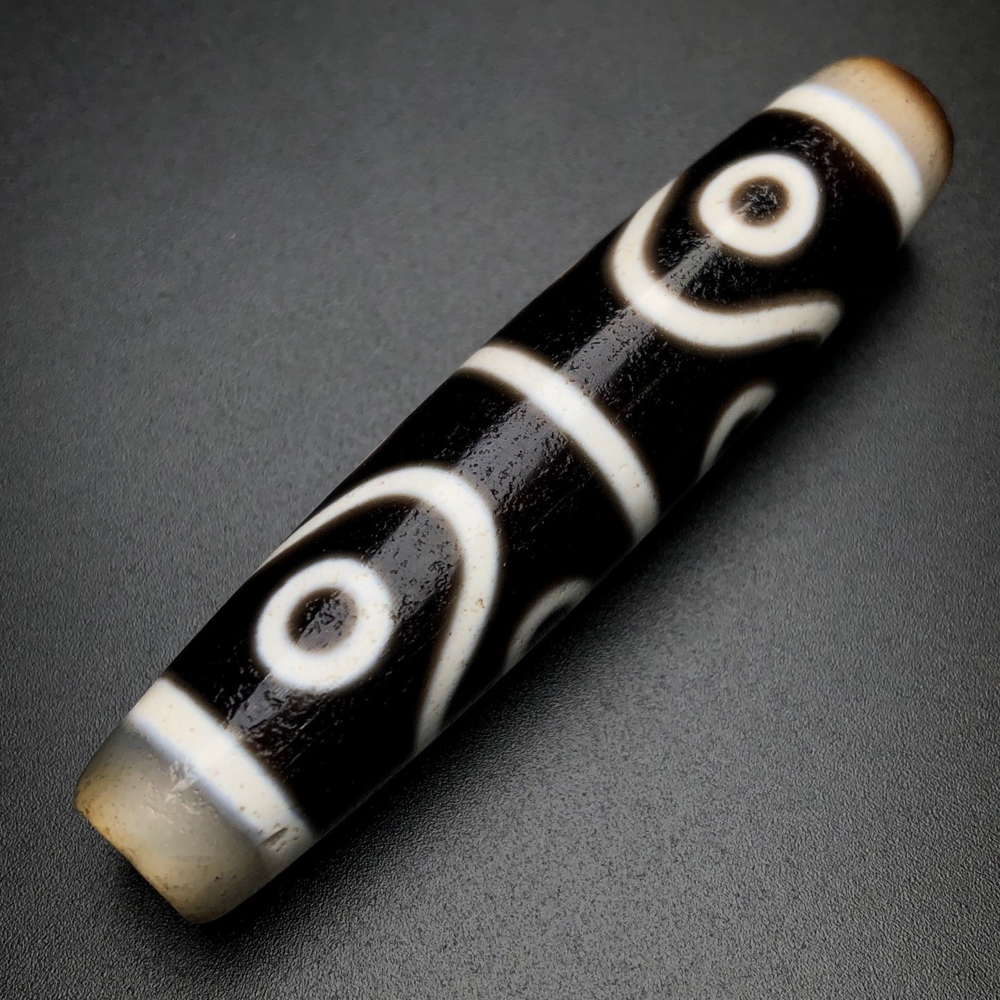 Rare Tibetan Buddhism Agate 8 Eyes Totem Dzi Bead Amulet Necklace Pendant Z3589