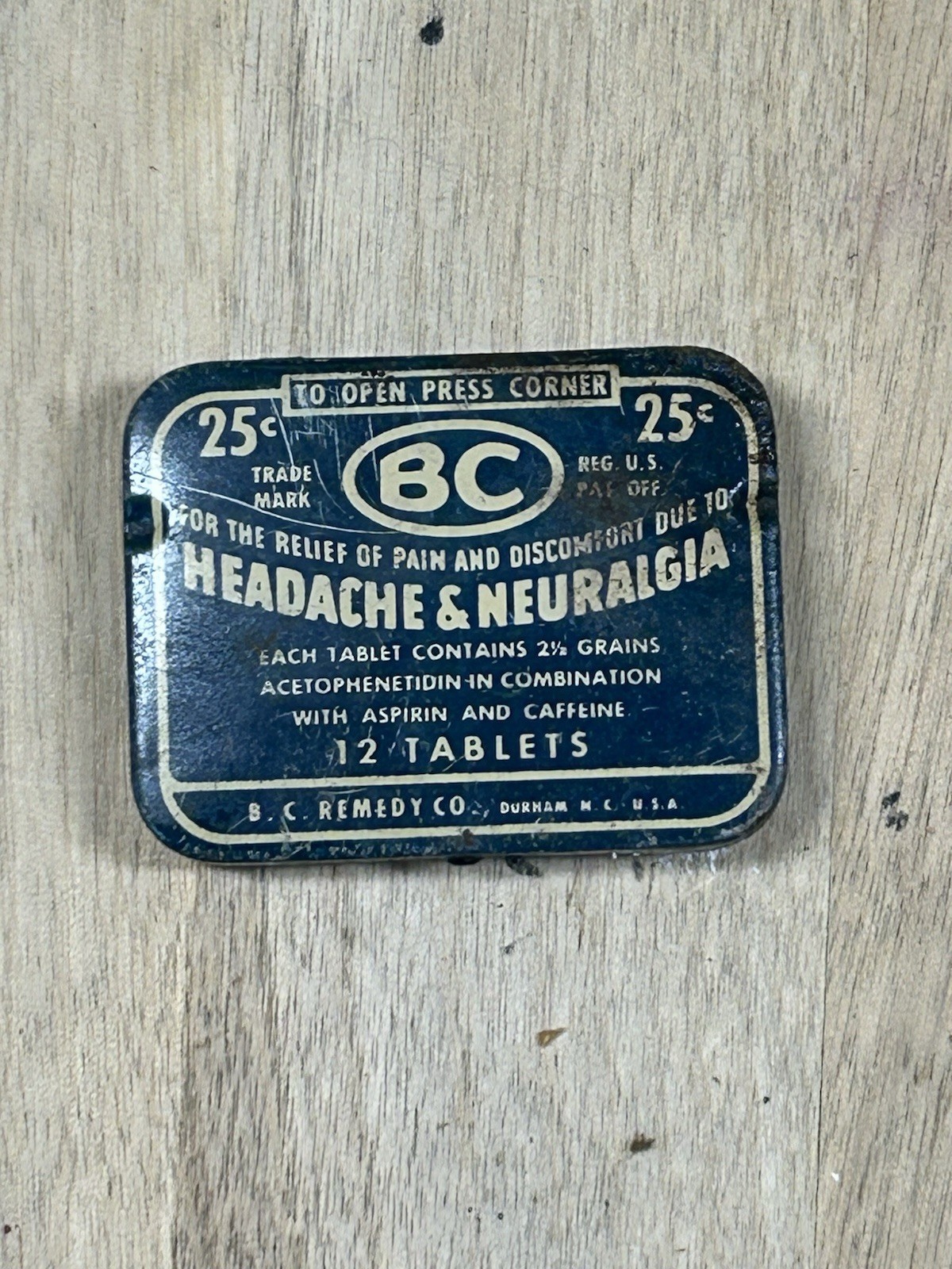 Vintage 1940s 1950s BC Headache Tablets 25c Tin B.C. Vintage 1940s 1950s BC Headache Tablets 25c Tin B.C.