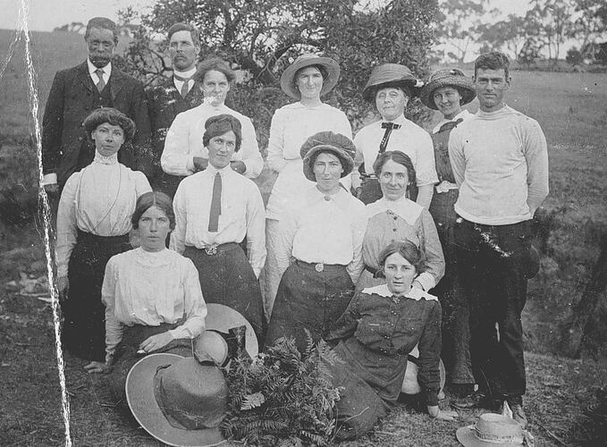 Casterton District Victoria 1912 - A group of men and women at a p- Old Photo