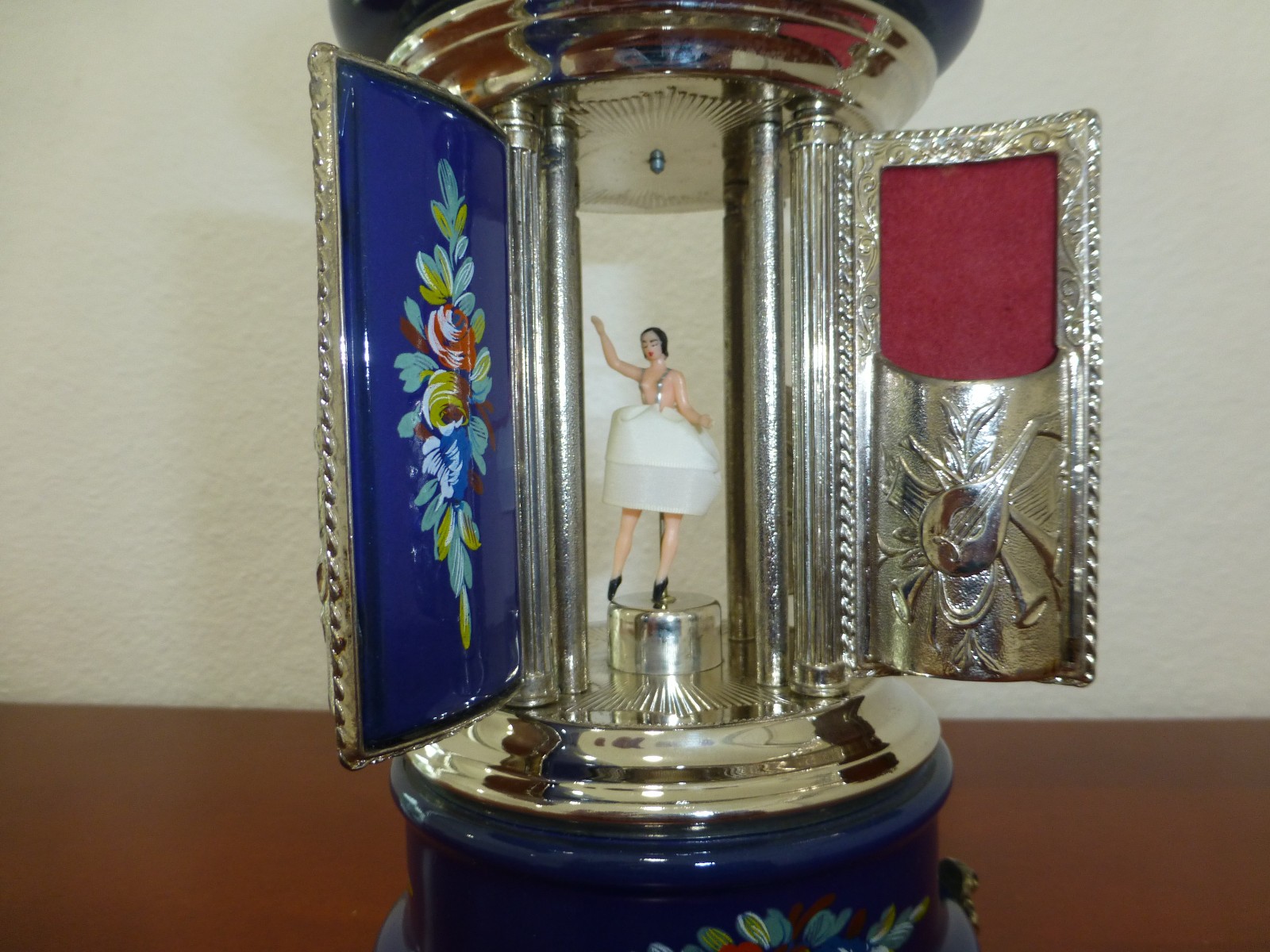 Vintage Reuge Dancing Ballerina Music Box Carousel Holder Silver Metal Case