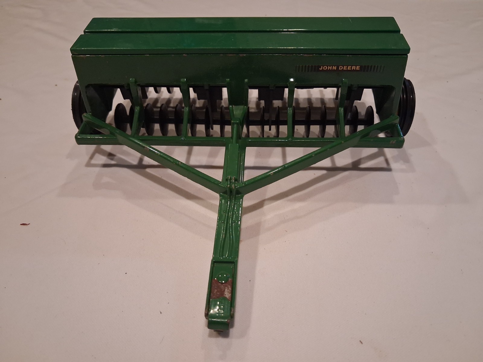 Vintage 1/16 Scale John Deere 452 Grain Drill By Ertl