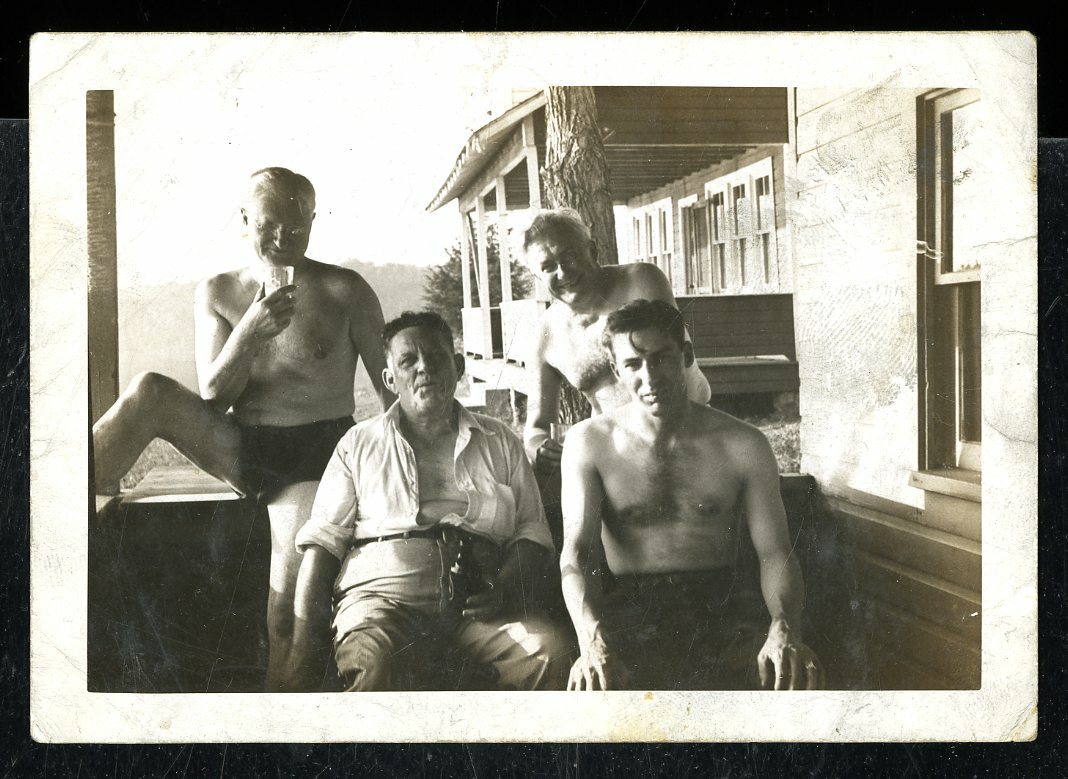 Vintage Photo SHIRTLESS MATURE MEN SUGGESTIVE POSE | Gay Interest 
