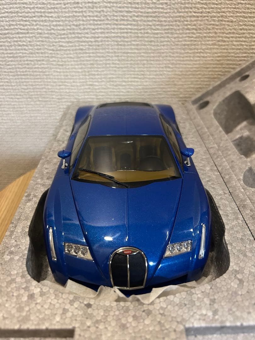 AUTOart Bugatti EB 18.3 Chiron 1/18 Scale Model Car Diecast