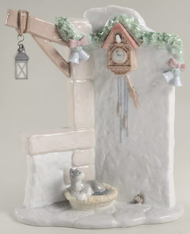 Lladró 6895 It's Almost Time -  Santa's Magical Workshop Series MINT w BOX