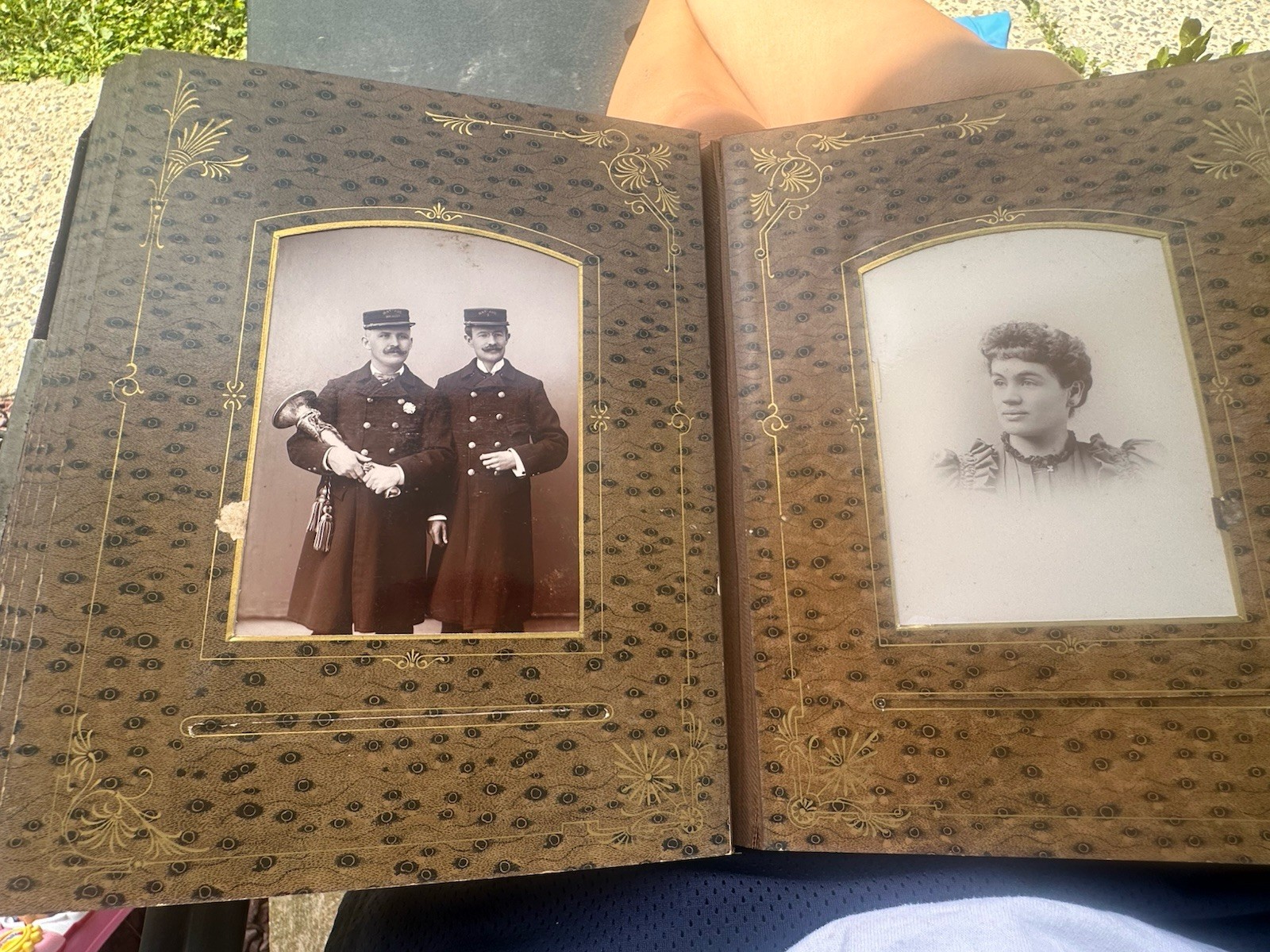 1800’s Photo Album ~ CDVs & Tintypes ,CDV’s Red Velvet w/Clasp Says 1882