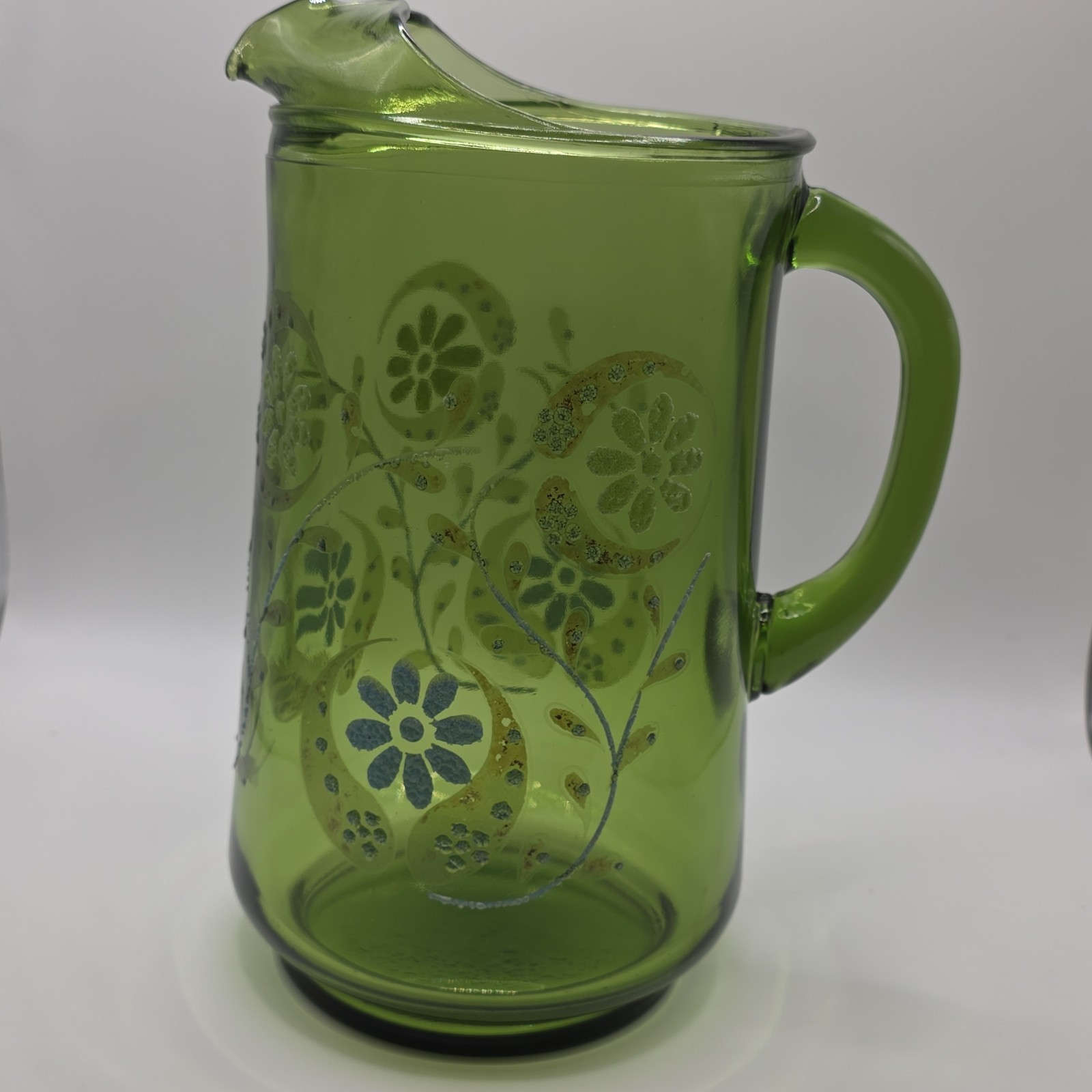 VTG  Avocado Green Glass Pitcher Retro Green Daisies Flower 70’s