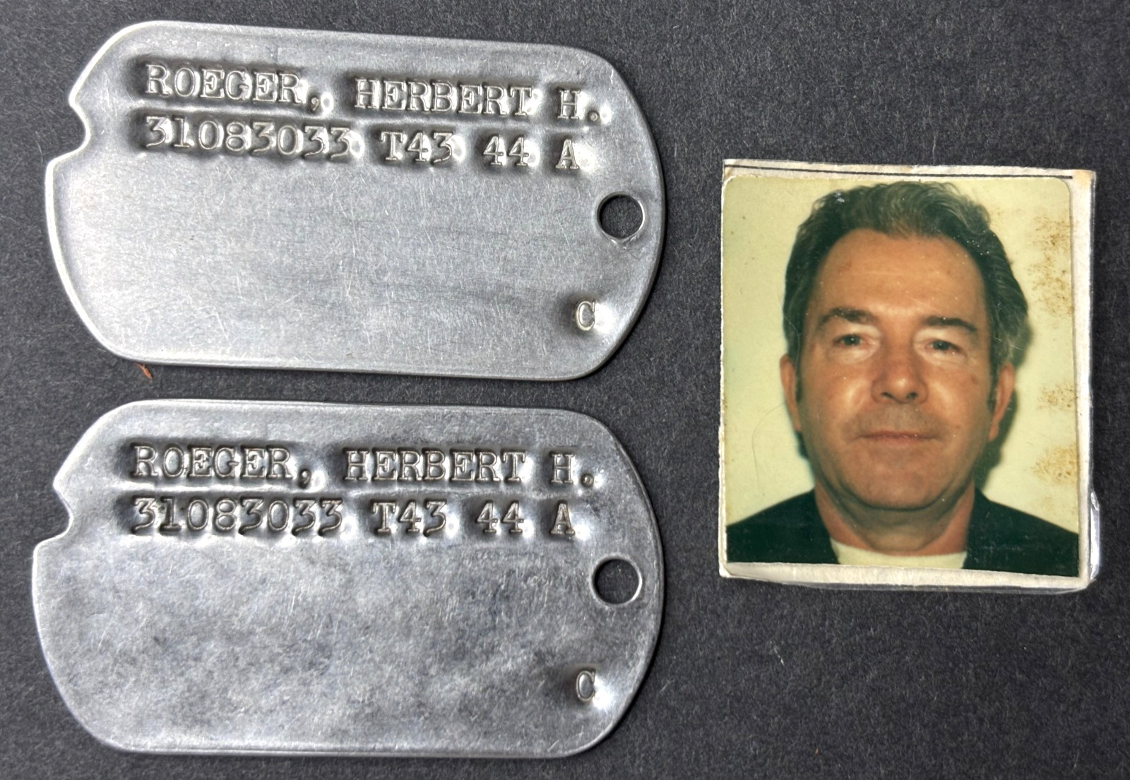 WWII Military Dog Tag Pair 1943 1944 Roeger Herbert H. w/Photo T43-44 A Notched WWII Military Dog Tag Pair 1943 1944 Roeger Herbert H. w/Photo T43-44 A Notched