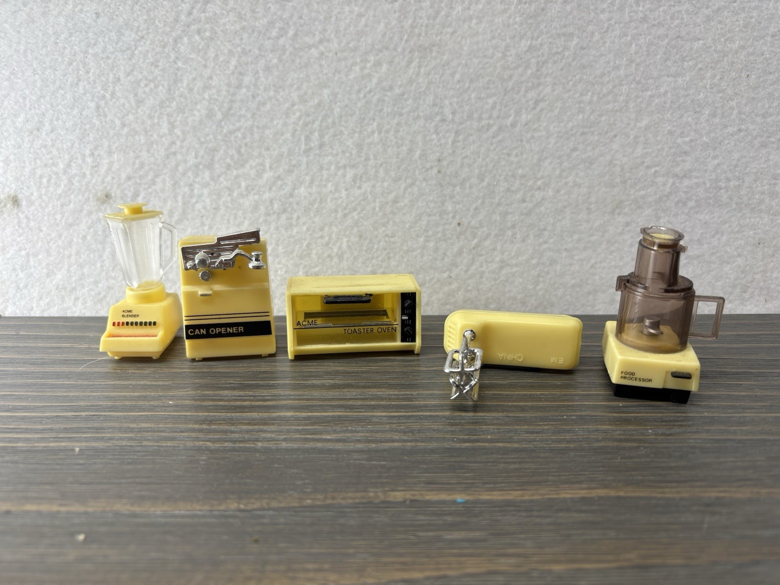 Lot of 5 Vintage Acme Fridge Magnets & Other Kitchen Gadgets Collectible Grails Lot of 5 Vintage Acme Fridge Magnets & Other Kitchen Gadgets Collectible Grails