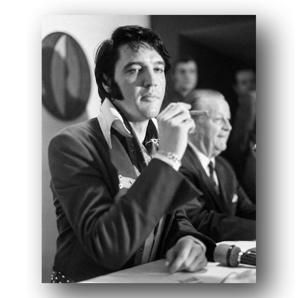 Elvis Presley Photo 8x10 1970 Houston Astrodome Press Conference Music Legend