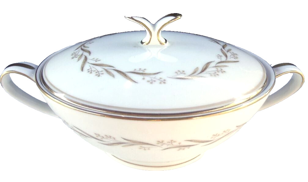 Noritake Laurel Pattern Sugar Bowl & Lid 1950s White & Gold Japan Porcelain