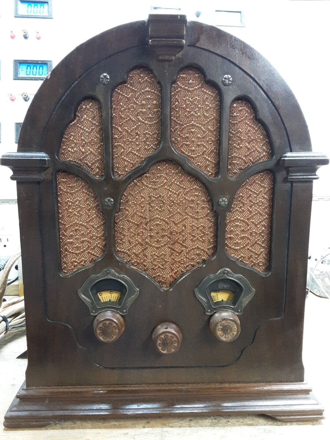 Stunning RCA Victor Model 142B Cathedral Tube Radio