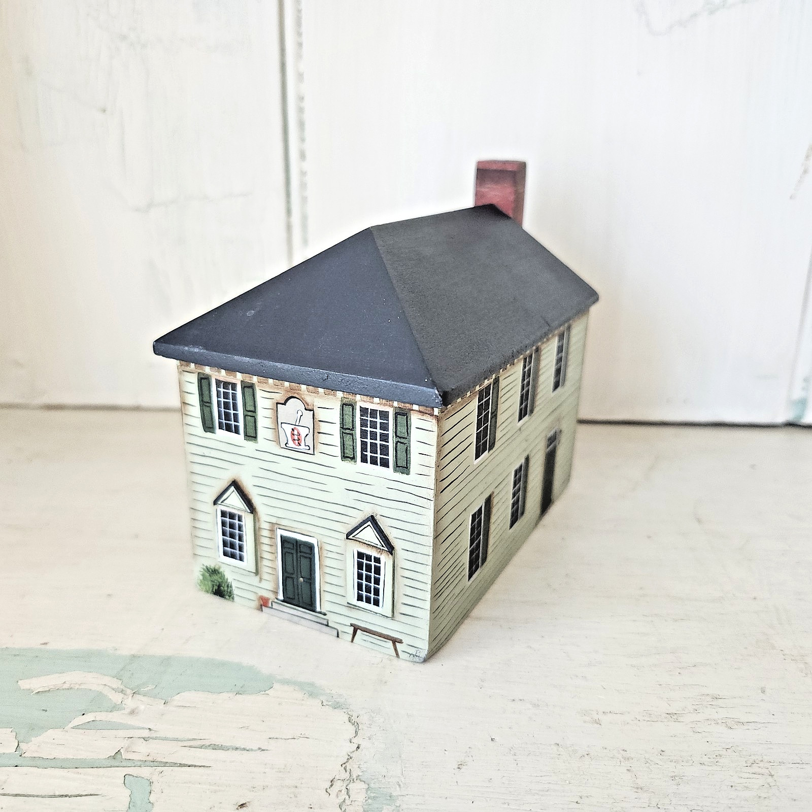 Vintage TRU & MARLENE WHITING Williamsburg Wood Apothecary Shop Handpainted