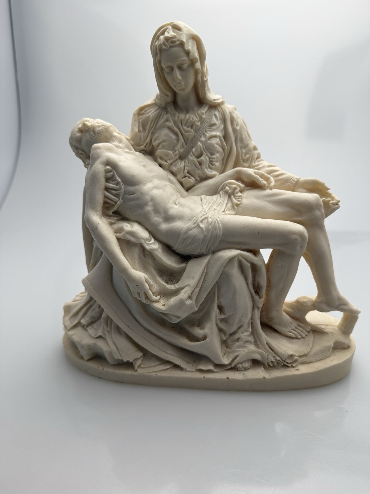 Michelangelo Pieta Statue Resin Sculpture 9\