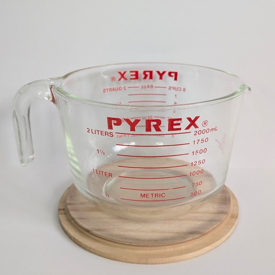Vtg Pyrex Measuring 8 Cup Glass 64oz Red Lettering 2 Qt Batter Bowl Corning USA