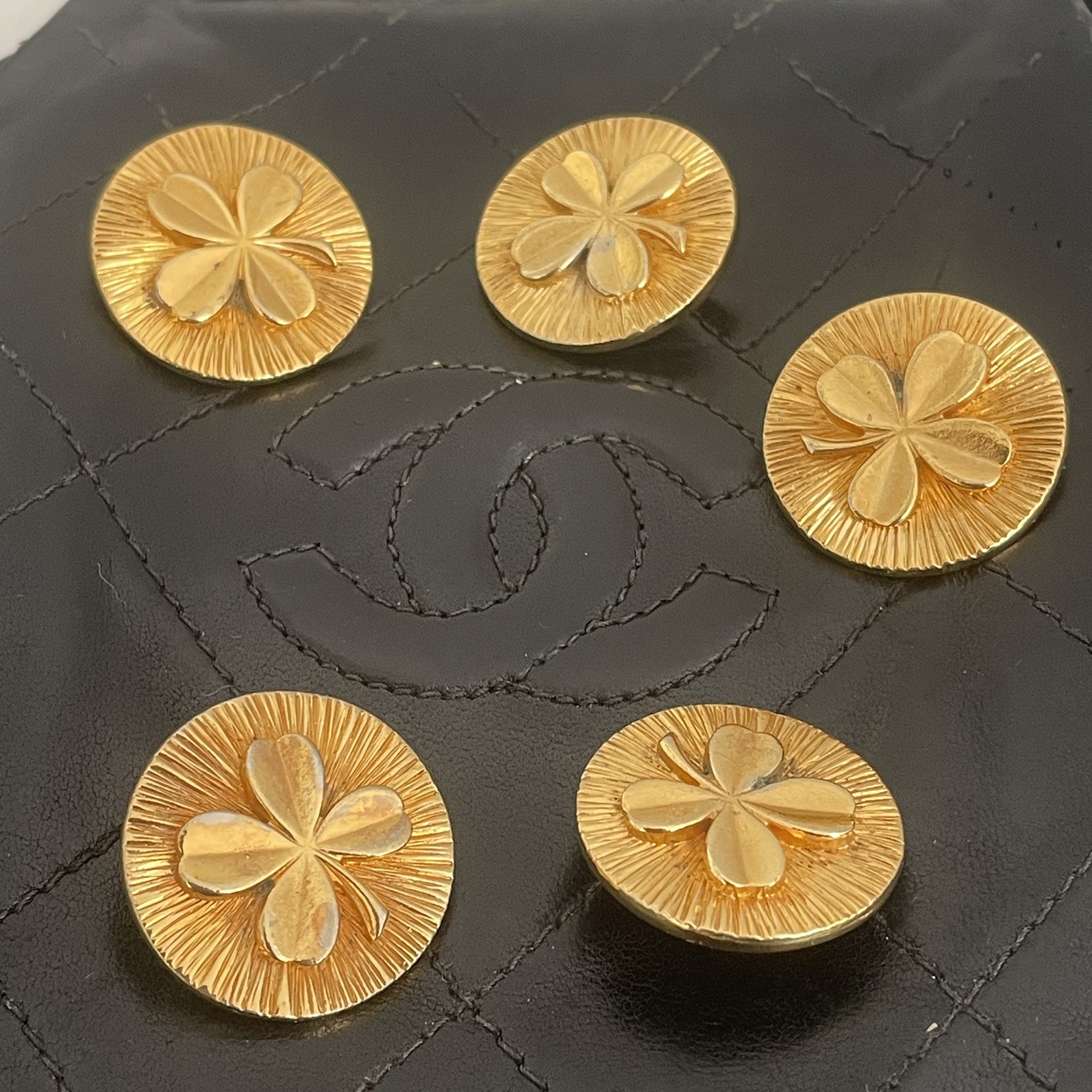 authentic vtg CHANEL 3D gold plated clover 5 buttons stamped on the back