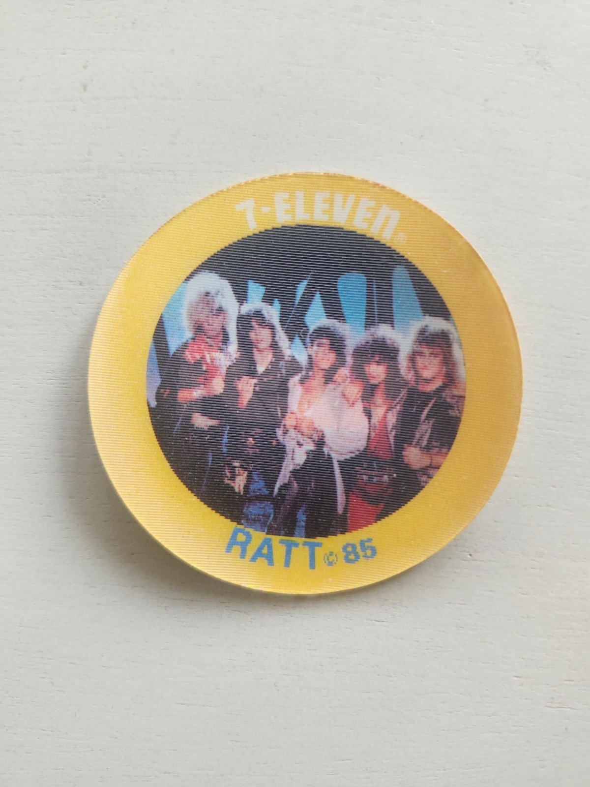 Ratt RARE Vintage 1985 Slurpee 7-11 Rock Star 3D Lenticular Music 2 Inch Disc VG