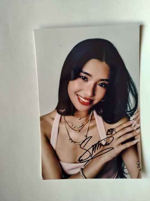 KATSEYE SOPHIA Autograph Photos Signature Fidelity Collection 6 Inch 索菲娅亲笔签名照