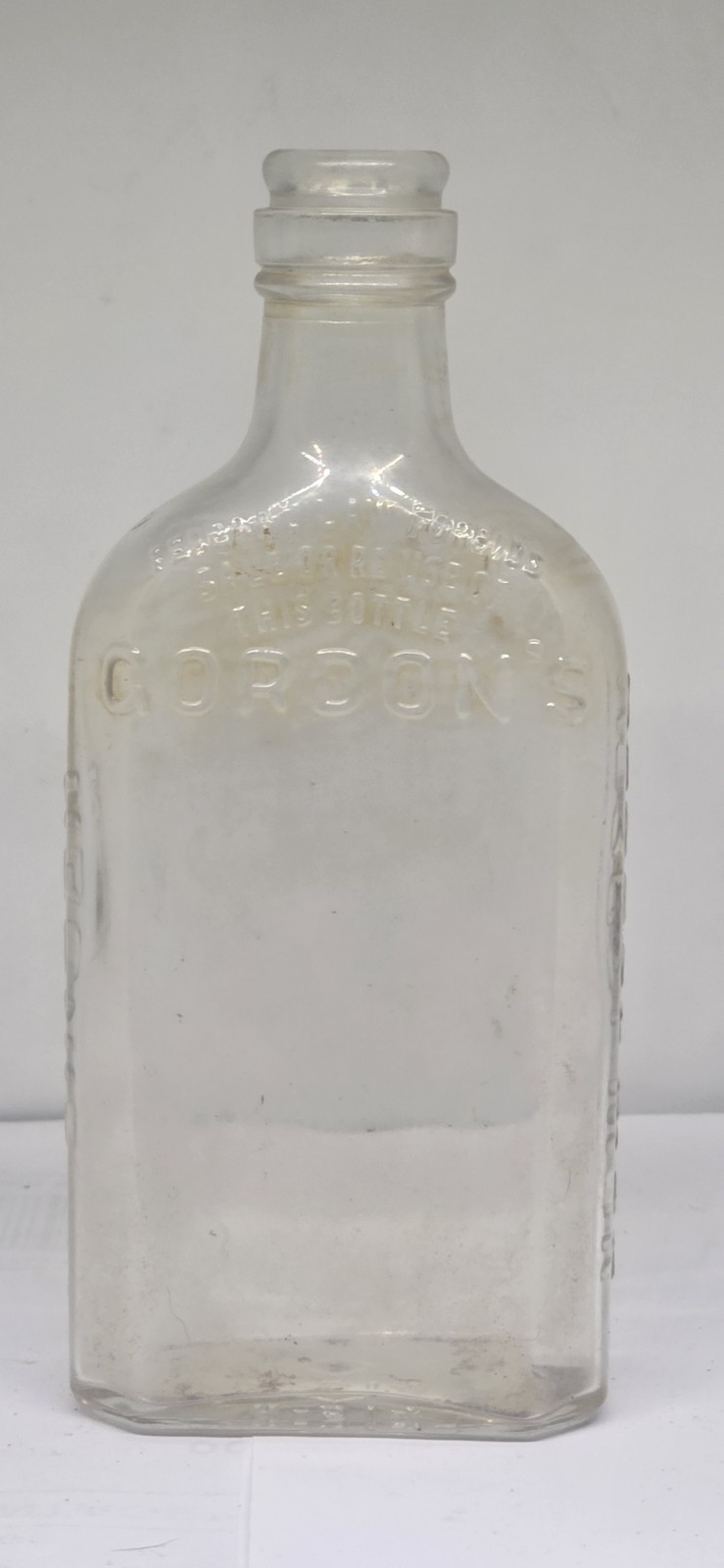 Antique GORDON'S Embossed Liquor Bottle ~ Pint ~ Linden New Jersey