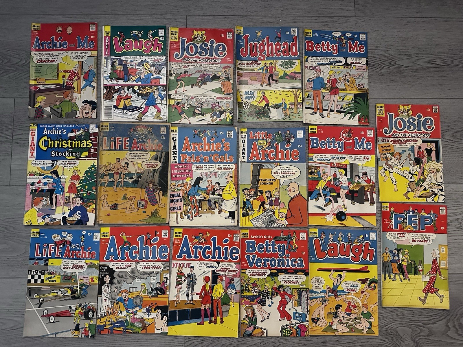 Lot of 17 vintage Archie Series Comics  Humor Josie and the Pussycats Betty/Vero
