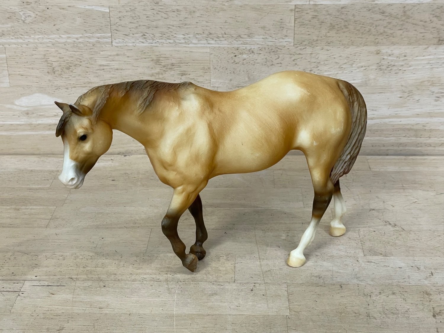 BREYER Indian Pony SUNDANCE Limited Edition Horse Model Toy's R Us
