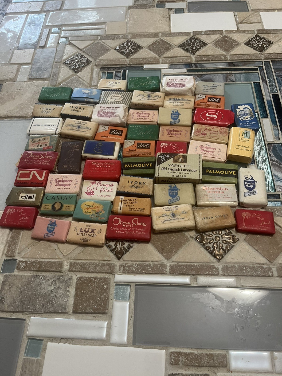 Lot of 53 Vintage Bars Of hotel soaps, Palmolive, ivory, lux, camay ++ Rare