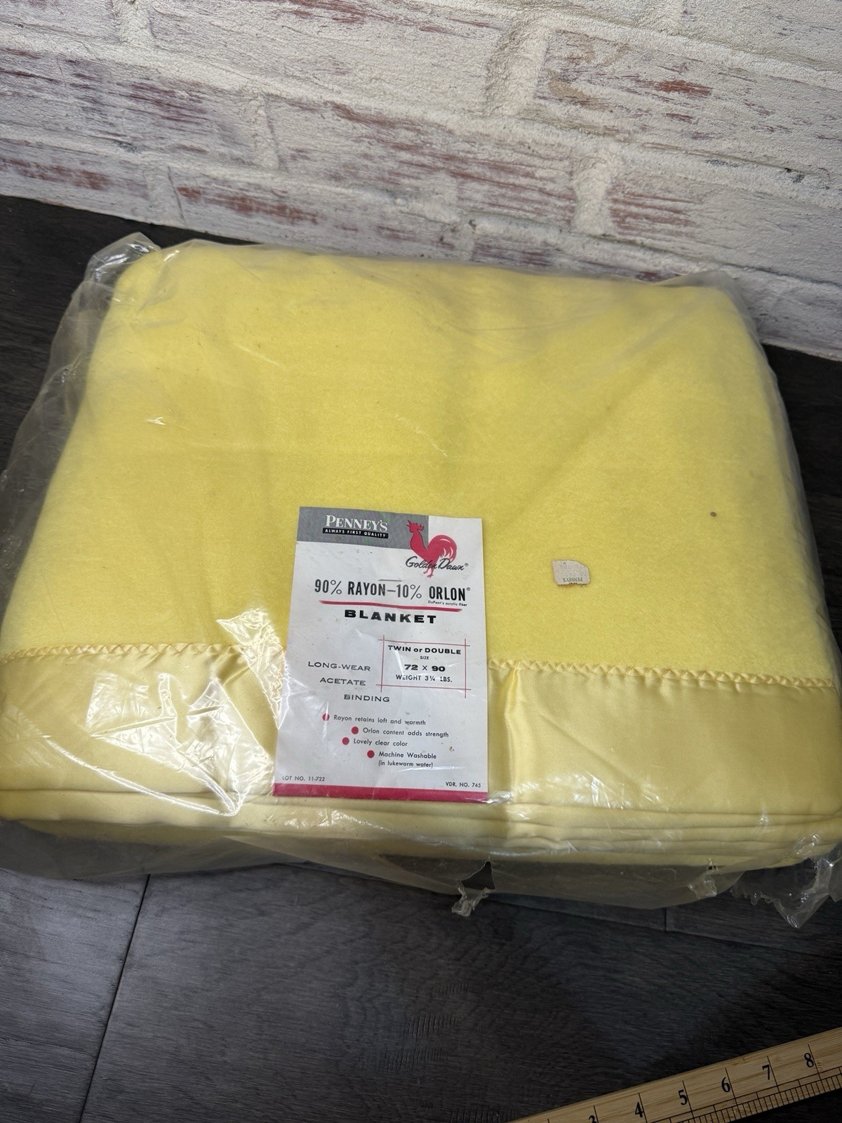 Vintage Penney\'s Golden Dawn Yellow Rayon Orlon Blanket Satin Trim Twin 72 x 90\