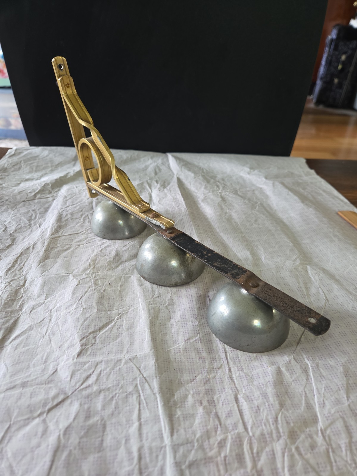 Vintage Wall Mounted Storkeepers Bell
