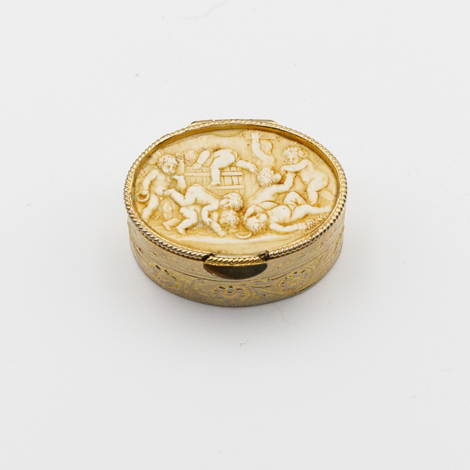 Vintage Italian Carved Cherub Angels Brass Pill Box  Made Italy Oval 1.375\