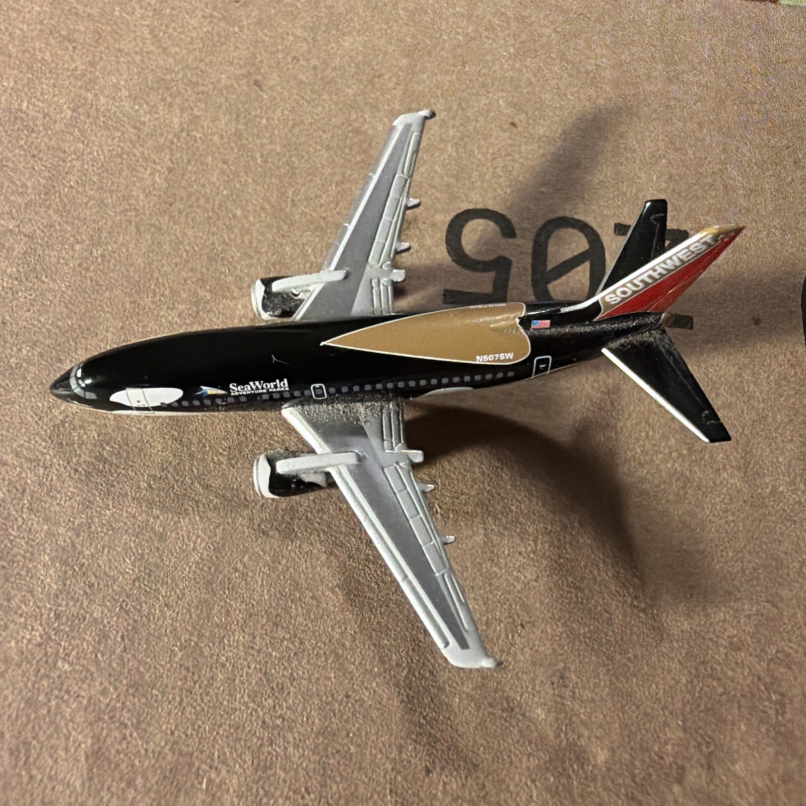 Herpa Wings 1:500 Southwest Airlines Boeing 737-300 Sea World Shamu Broken Herpa Wings 1:500 Southwest Airlines Boeing 737-300 Sea World Shamu Broken