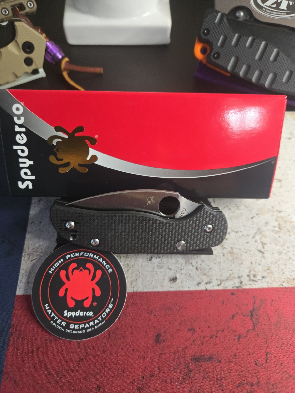 Spyderco Sage 6 Button Lock S30V Satin Blade Carbon Fiber/G10 Handles C123CFBCLP