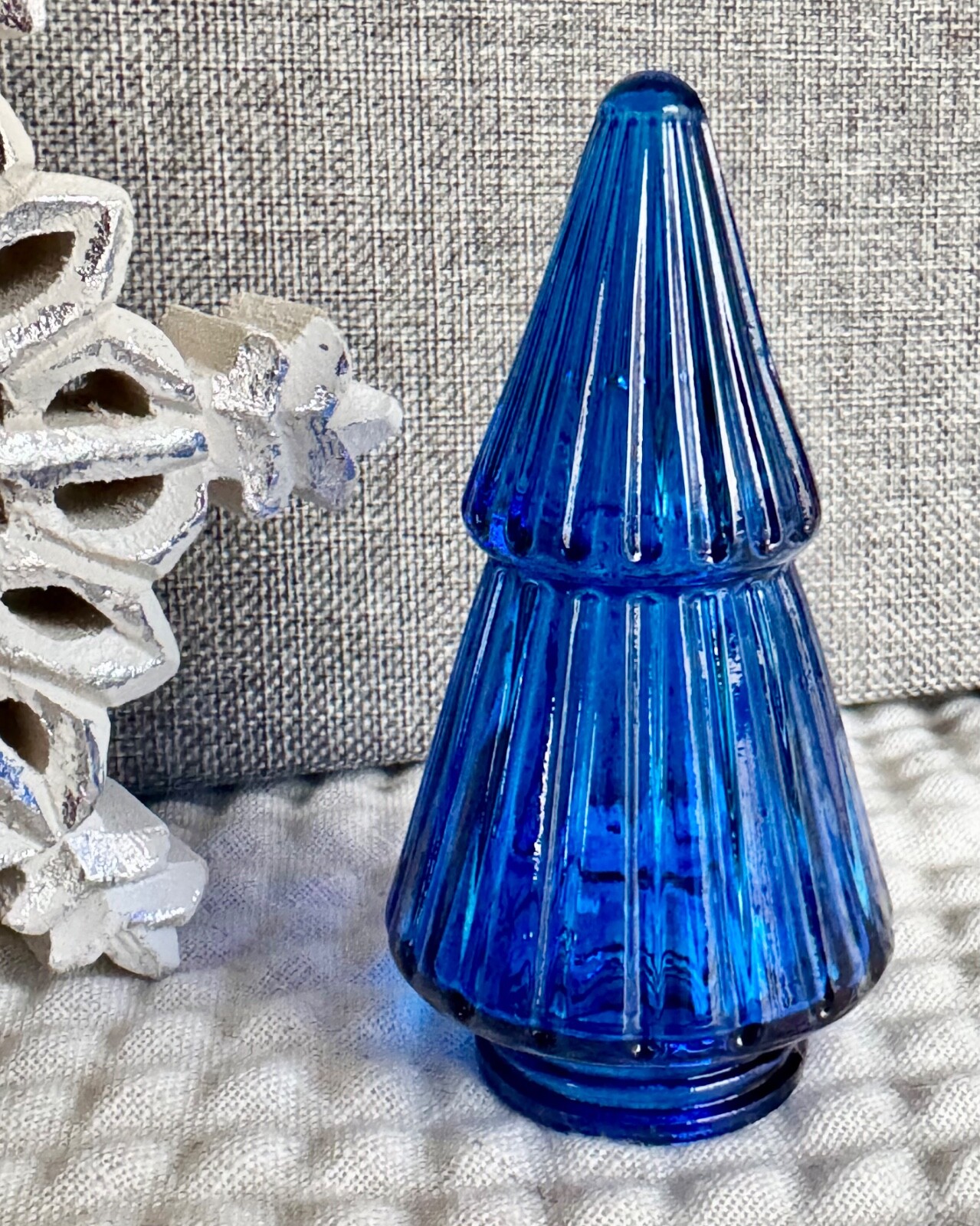 New Fantasy Factory Small Deep Blue Ribbed Glass Christmas Tree - 4.25\