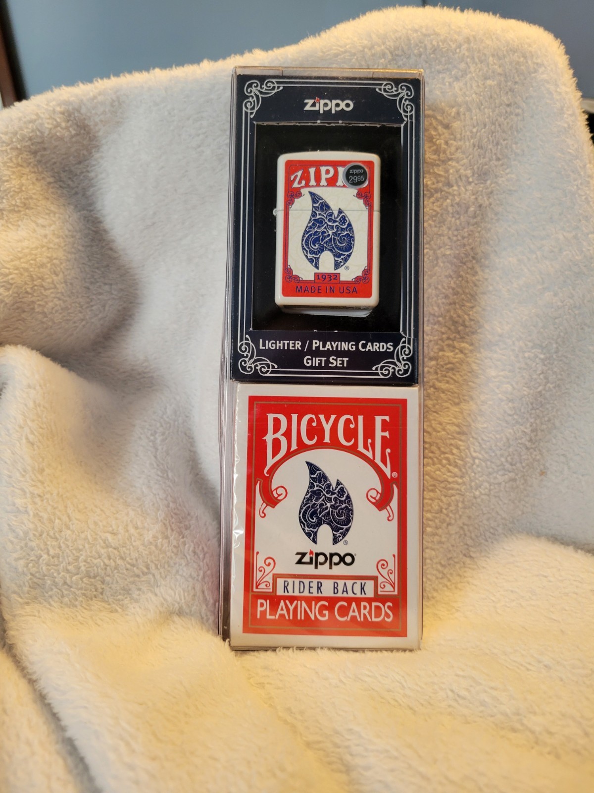 Bicycle Rider Back Playing Card Gift Set. RARE 2010 Zippo Lighter 