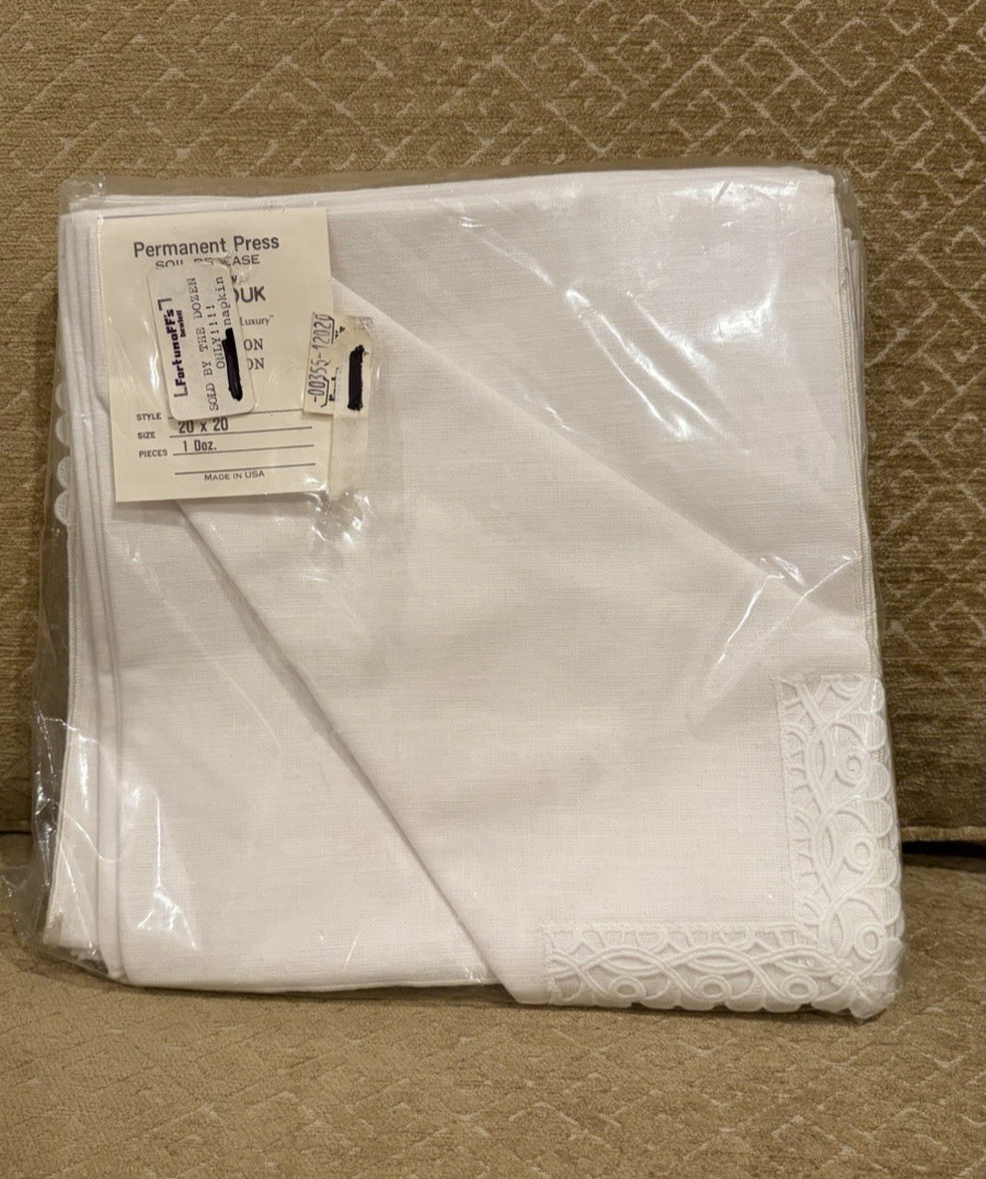 VTG John Matouk White Dinner Napkins Style 592 20x20 Set 12 Applique Lace Edge