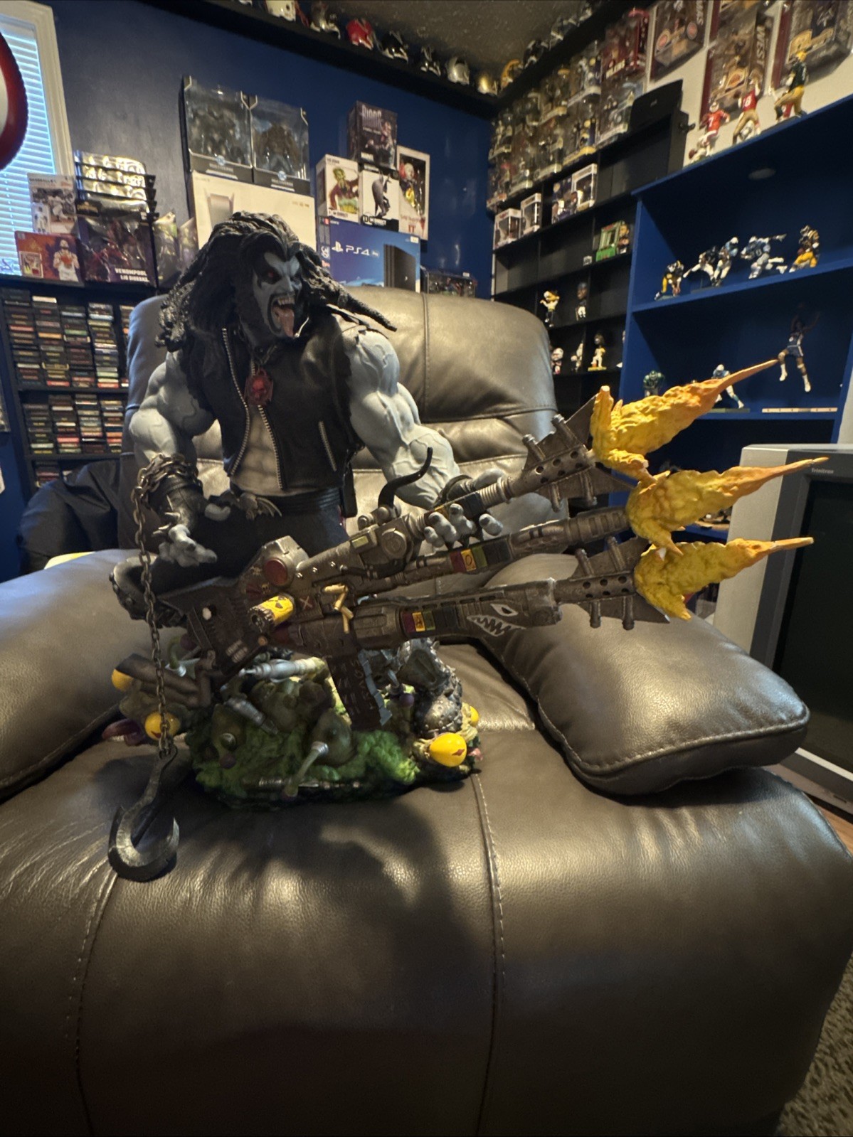 Sideshow LOBO Maquette Statue EXCLUSIVE (2019) 1:4 scale # 69/250 Read Sideshow LOBO Maquette Statue EXCLUSIVE (2019) 1:4 scale # 69/250 Read