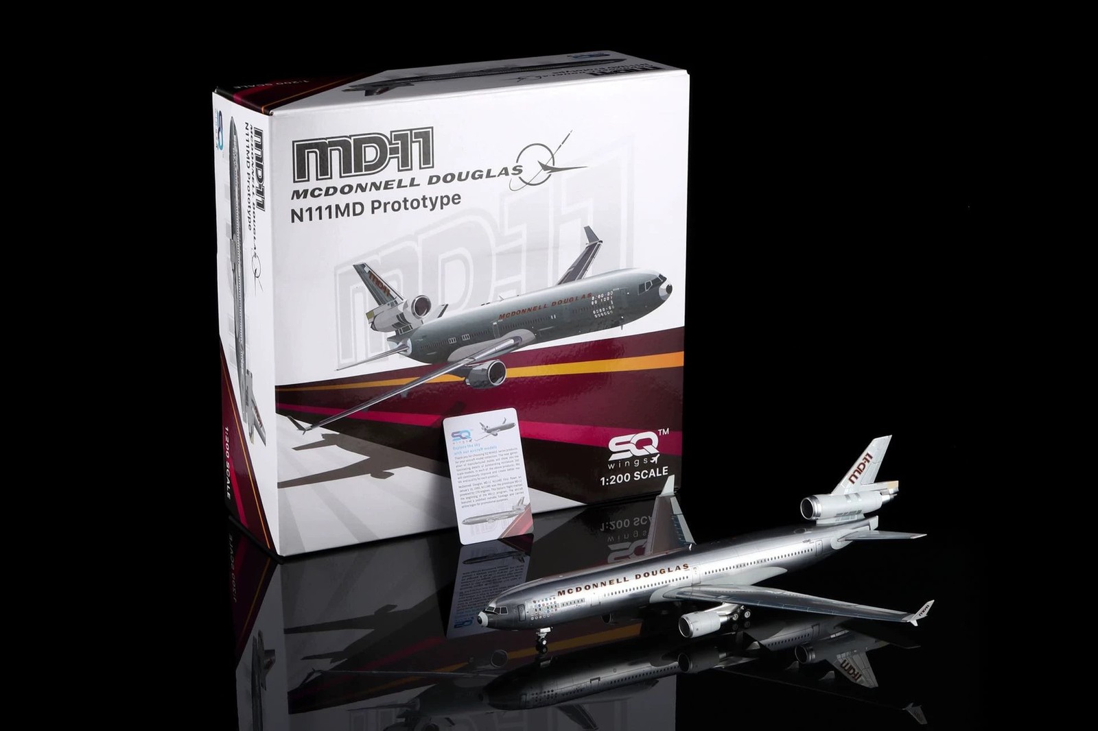 1:200 SQ Wings McDonnell Douglas MD-11 N111MD Flaps Up Diecast Aircraft Model