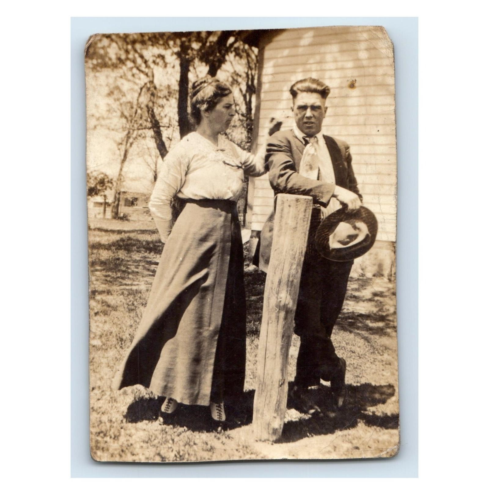 Antique 1910s Photo Couple Outdoors Fashion Edwardian Real Photo Snapshot