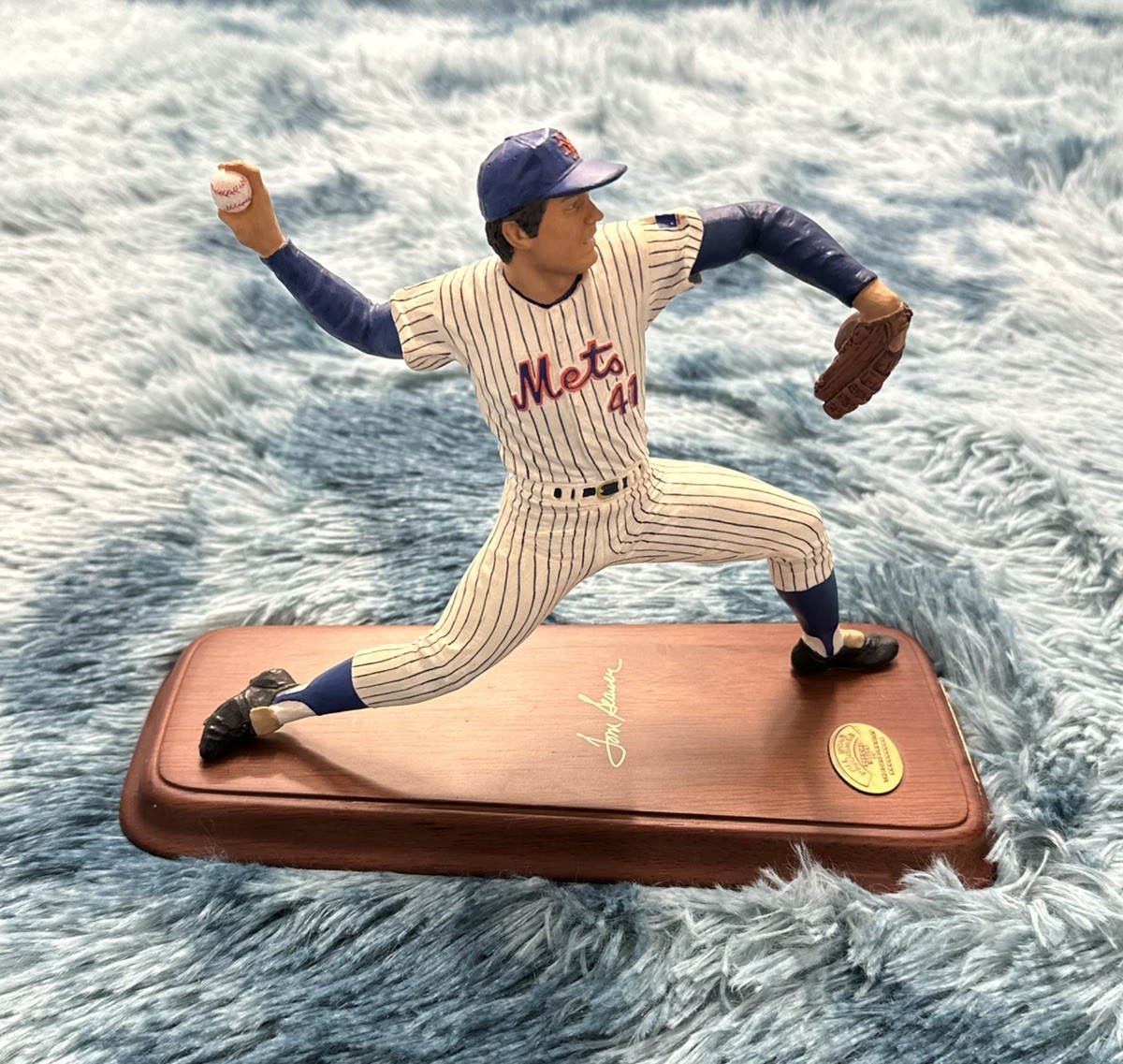 Danbury Mint Tom Seaver Hall of Fame Collection MLB Figurine Wood Base